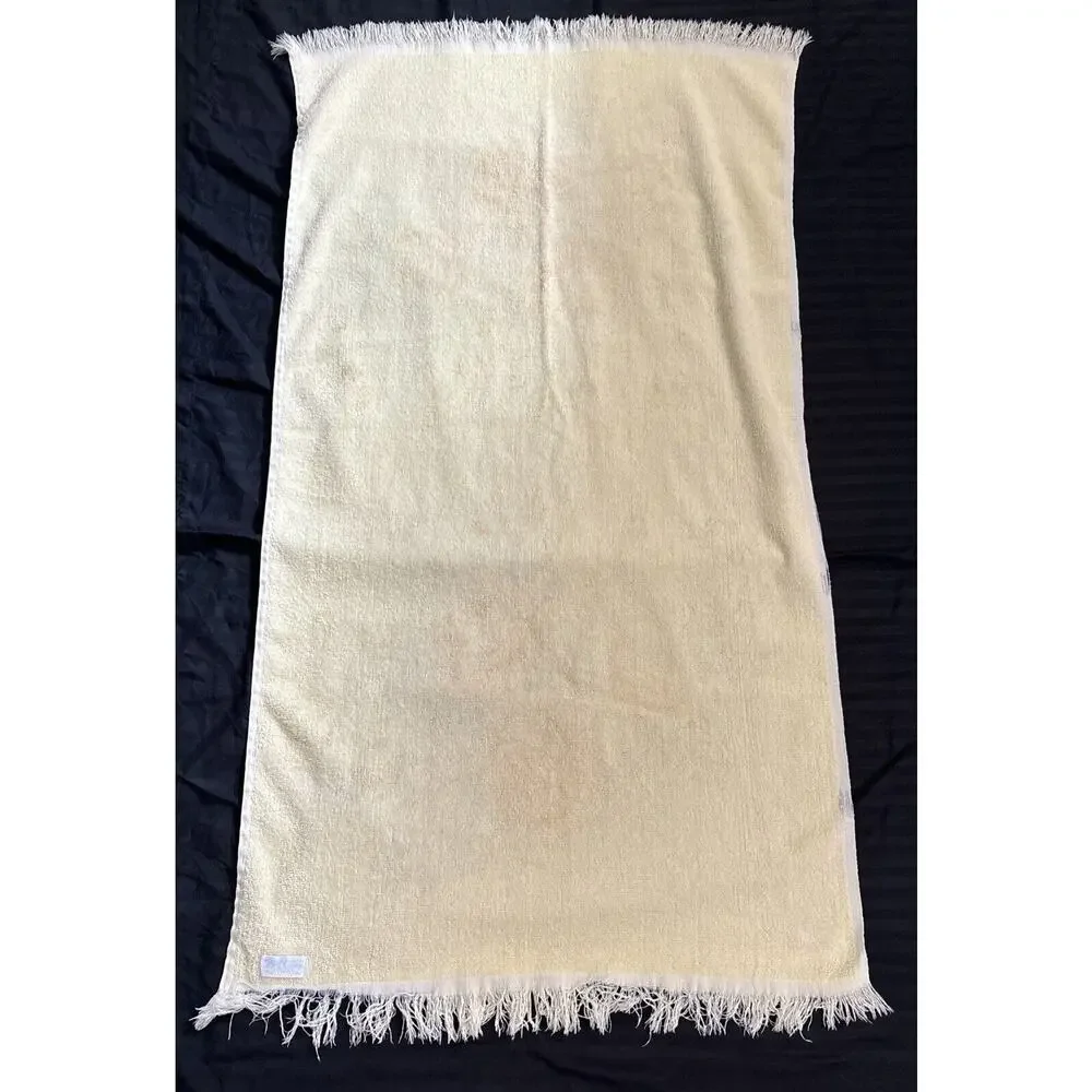 vintage lady pepperell Romantic Yellow Roses Bath Towel